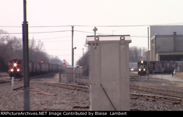 CN G885 and BNSF YCEI101